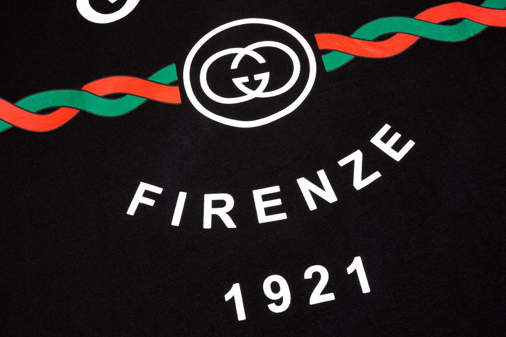 Gucc* T-shirt